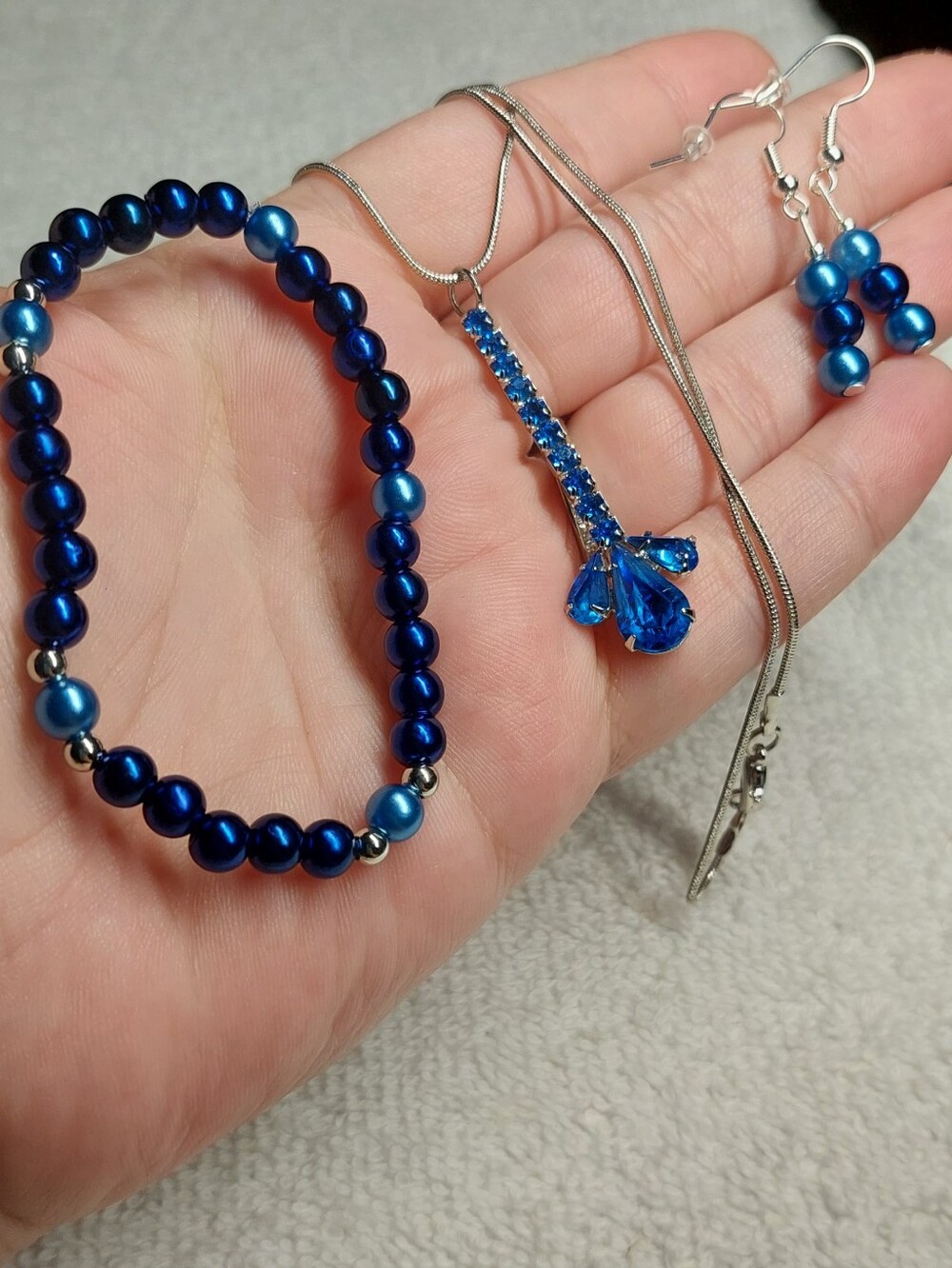 Elegant Blue Crystal Coro Pendant Necklace with Matching Bracelet & Earrings